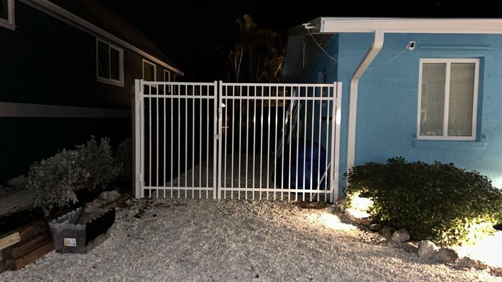 Horizontal Fence Build with Aluminum Gates - The All American Way!